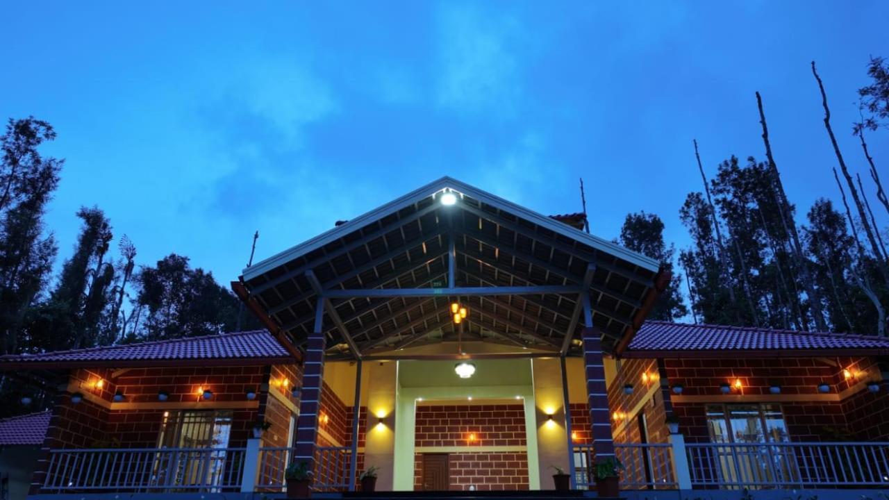 Kattegadde Homestay - Swimming Pool And Rooms With Private Balcony By Dazzle Destinations Chikmagalur