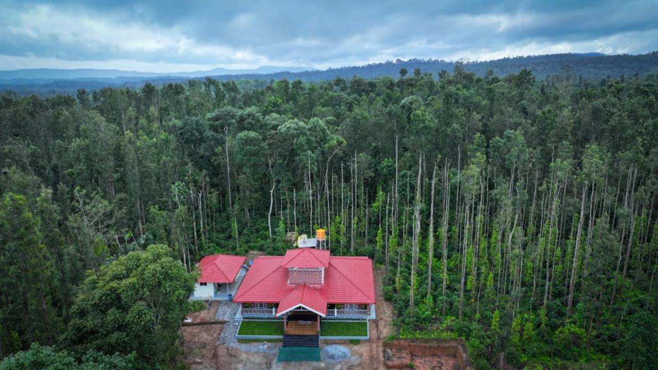 Homestay Kattegadde Homestay - Swimming Pool And Rooms With Private Balcony By Dazzle Destinations Chikmagalur