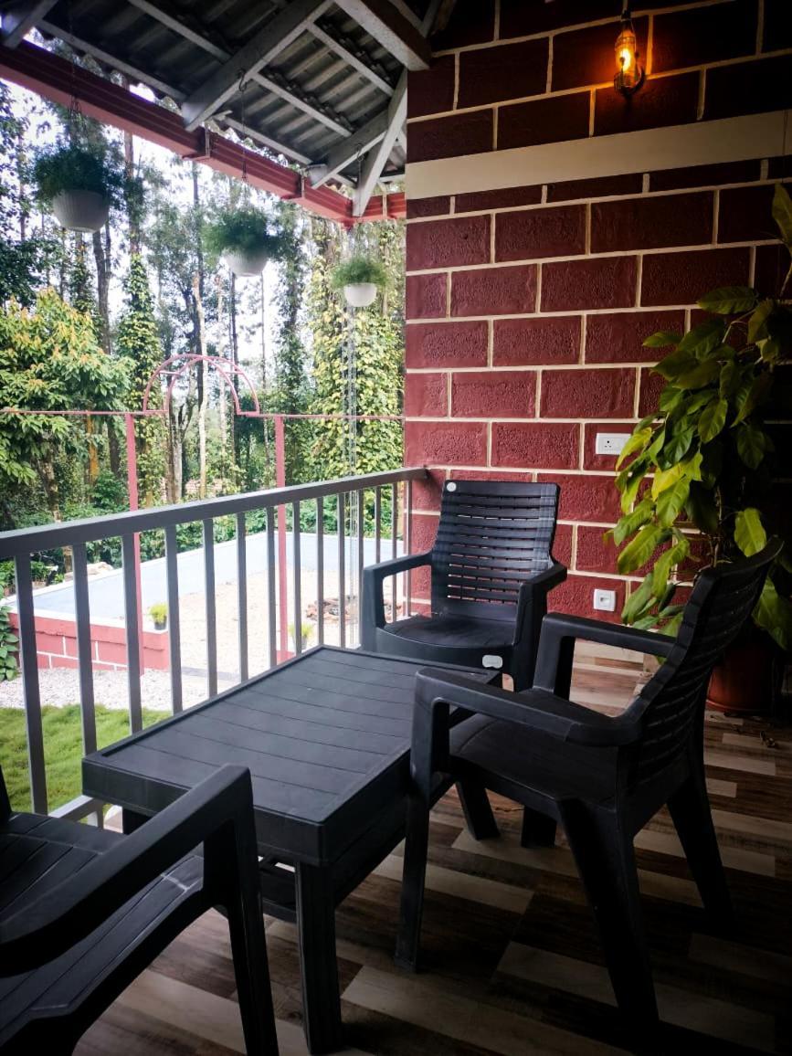 Kattegadde Homestay - Swimming Pool And Rooms With Private Balcony By Dazzle Destinations *