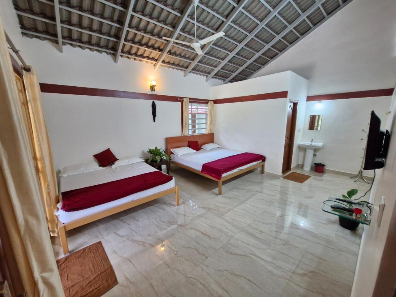 Kattegadde Homestay - Swimming Pool And Rooms With Private Balcony By Dazzle Destinations Chikmagalur