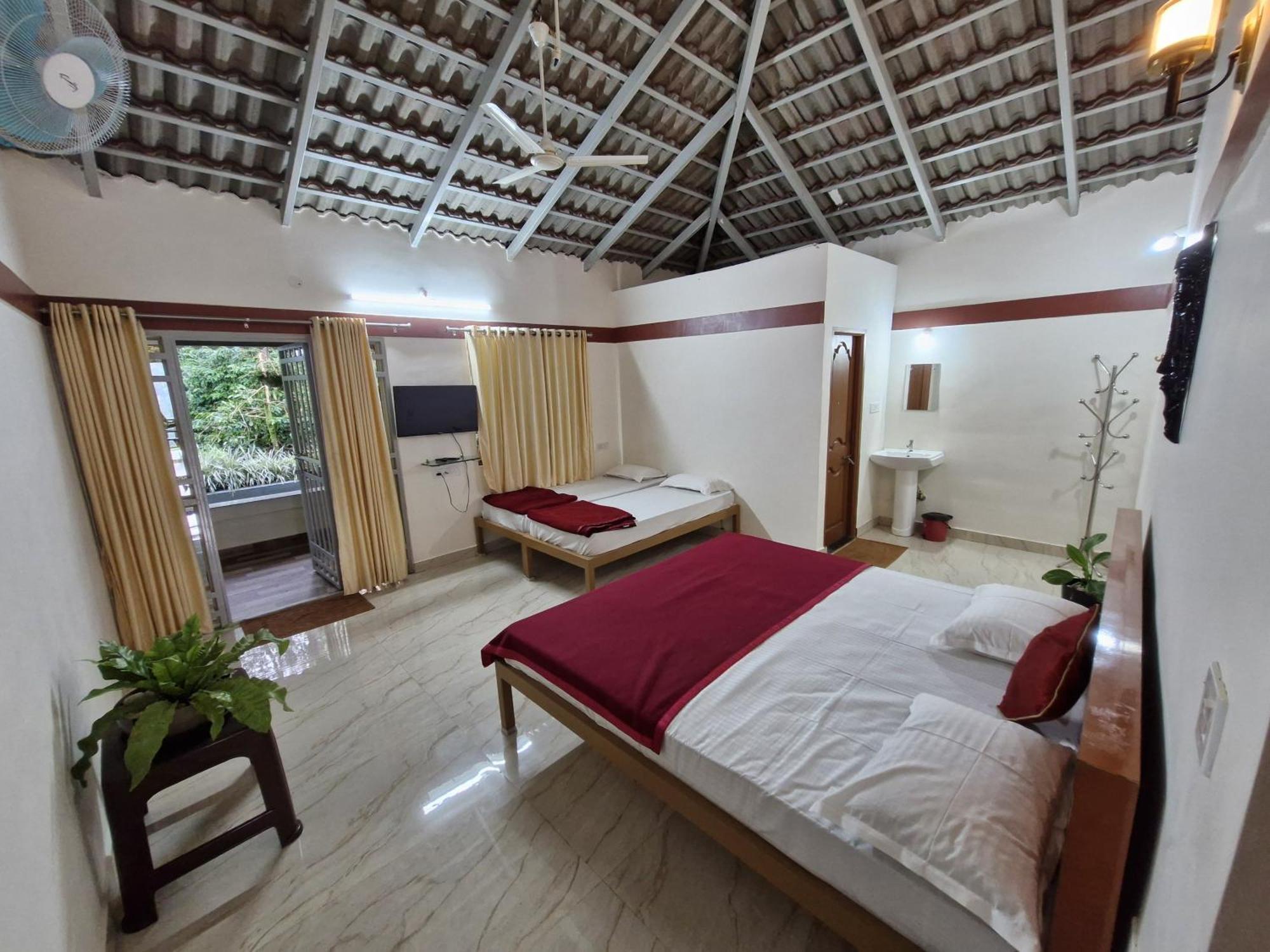 Kattegadde Homestay - Swimming Pool And Rooms With Private Balcony By Dazzle Destinations Homestay *