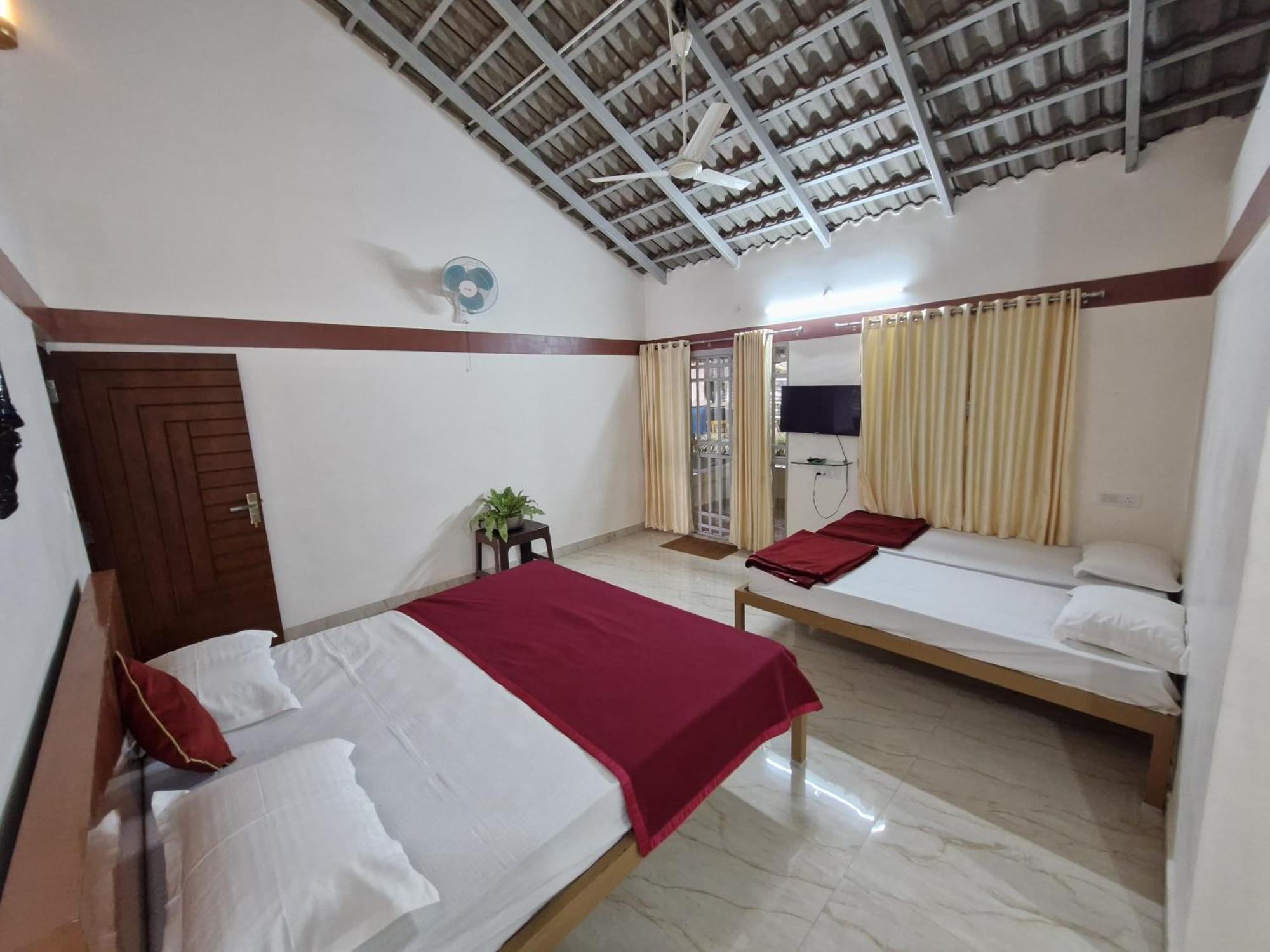 Homestay Kattegadde Homestay - Swimming Pool And Rooms With Private Balcony By Dazzle Destinations Chikmagalur