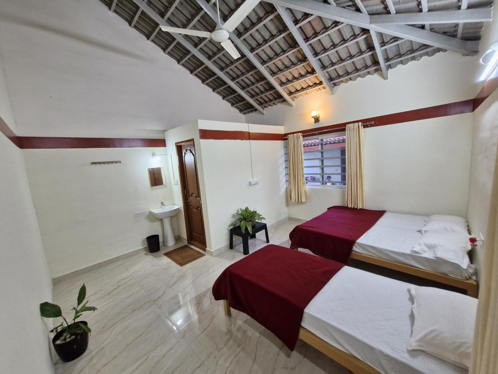Kattegadde Homestay - Swimming Pool And Rooms With Private Balcony By Dazzle Destinations Chikmagalur