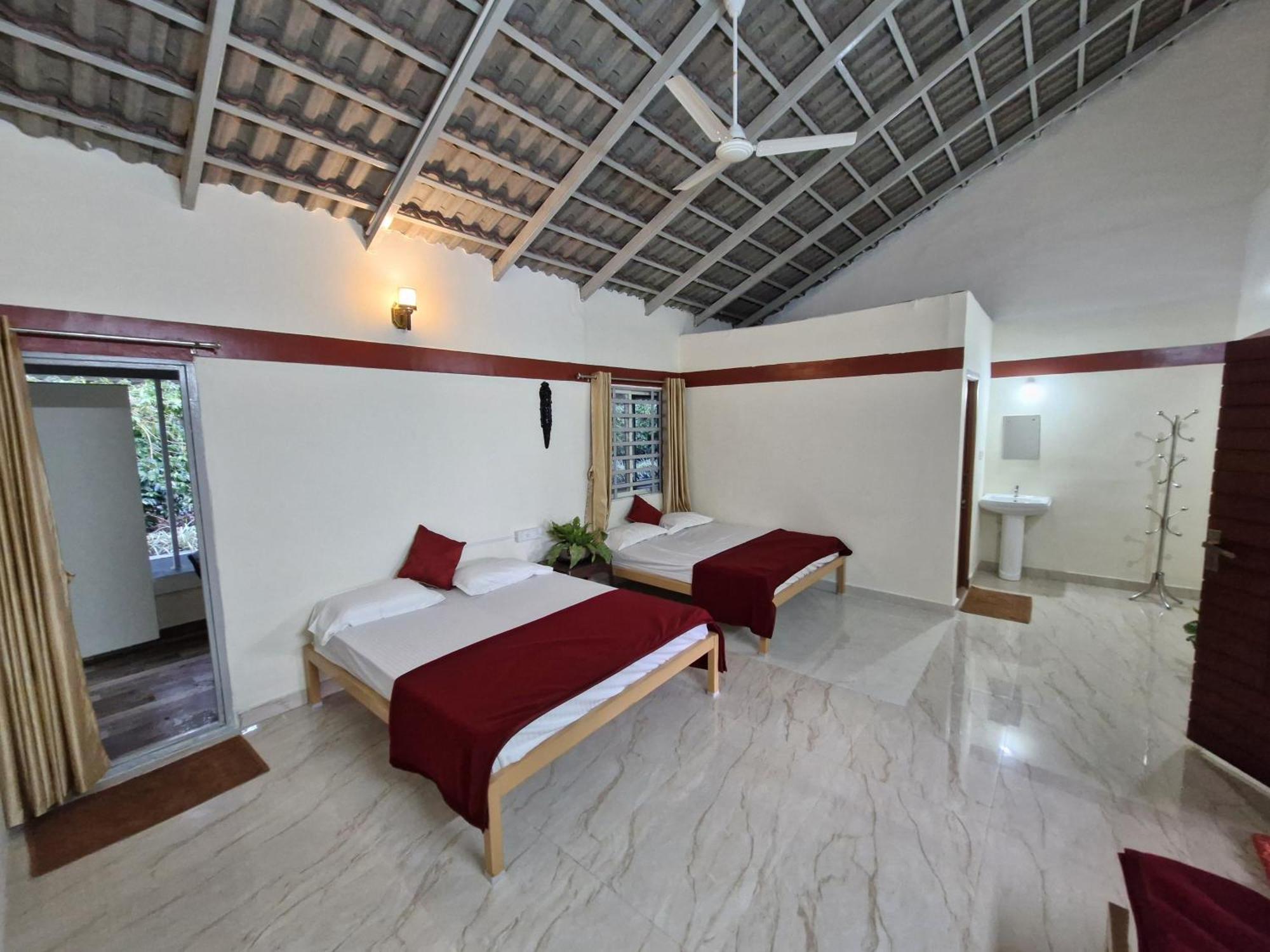 Homestay Kattegadde Homestay - Swimming Pool And Rooms With Private Balcony By Dazzle Destinations Chikmagalur