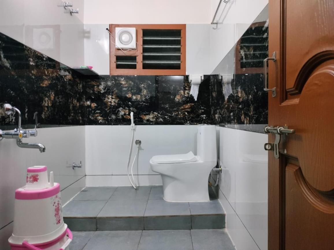 Homestay Kattegadde Homestay - Swimming Pool And Rooms With Private Balcony By Dazzle Destinations Chikmagalur