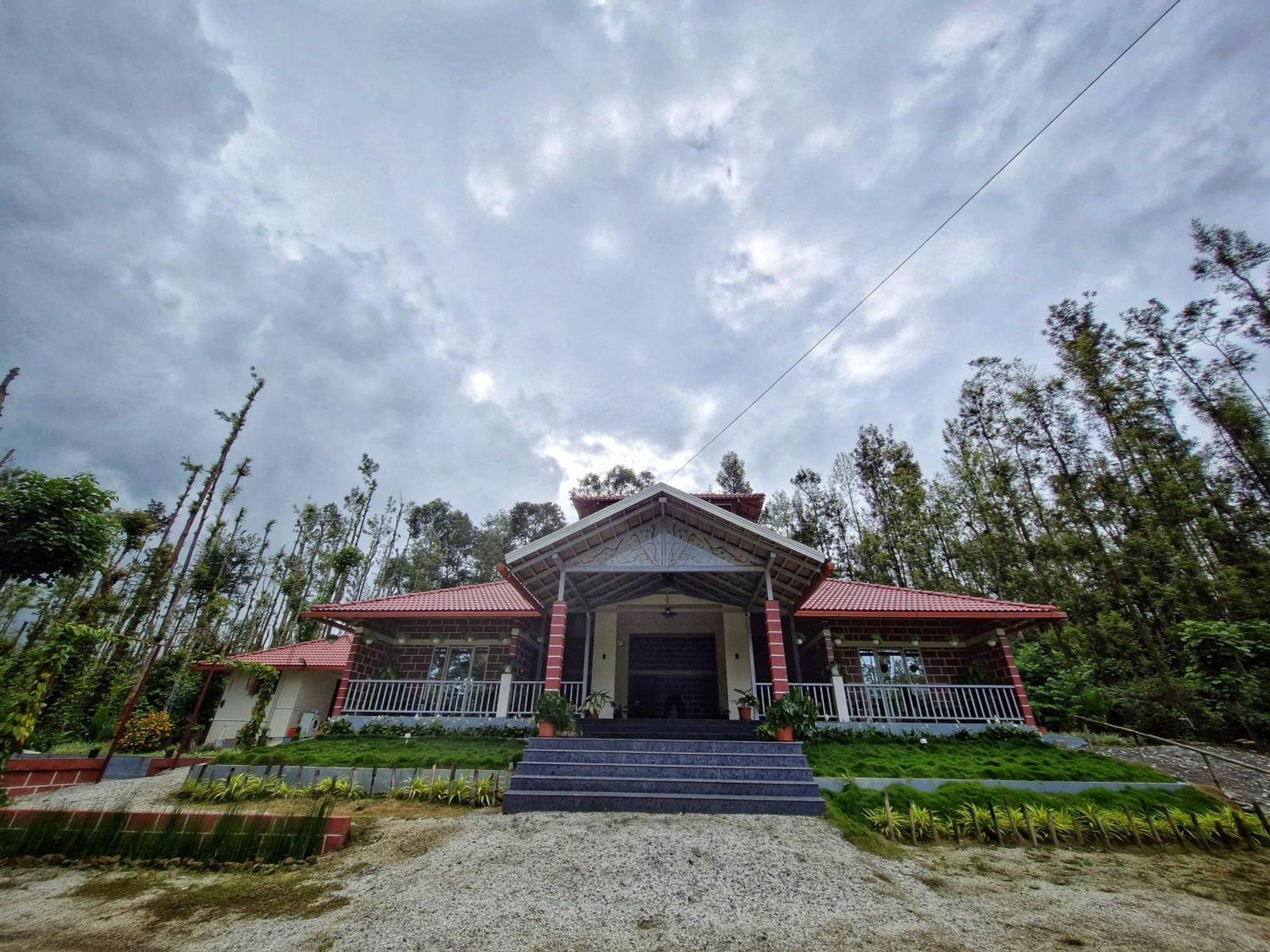Homestay Kattegadde Homestay - Swimming Pool And Rooms With Private Balcony By Dazzle Destinations *